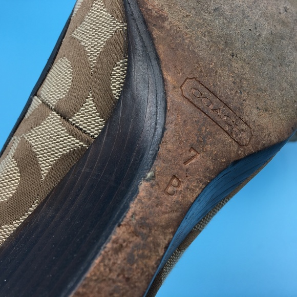 Coach Womens Brown Tan Gold Buckle Wedges Sz 7 - Picture 6 of 8